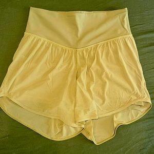 Lululemon size 6 shorts